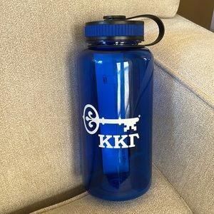 4 pack 32 ounce blue water bottles - kappa kappa gamma (never used)